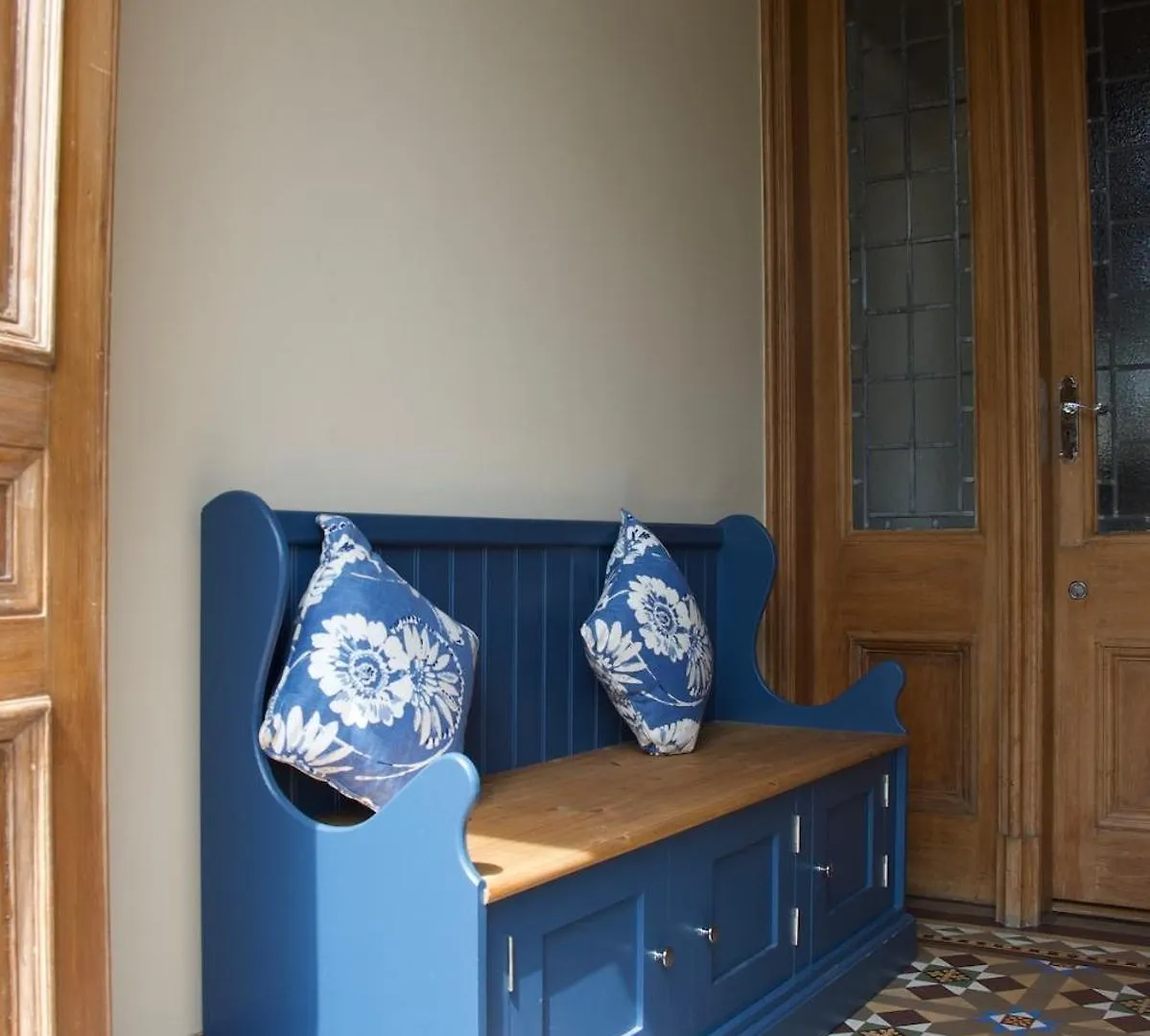 Victorian Apartment With Car Parking In Driveway, Murrayfield Edimburgo Regno Unito