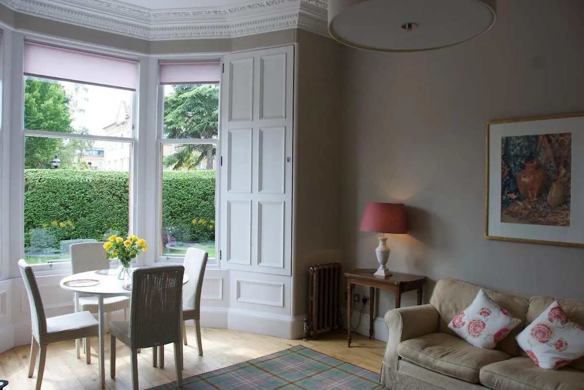 Victorian Apartment With Car Parking In Driveway, Murrayfield Edinburgh Velká Británie