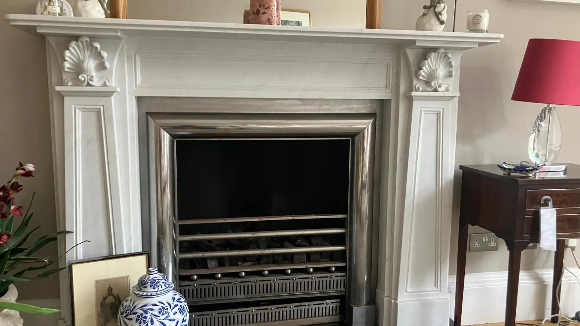 Victorian Apartment With Car Parking In Driveway, Murrayfield Edinburgh